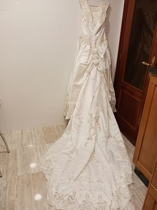 Vestido de Novia.Está en León Capital.