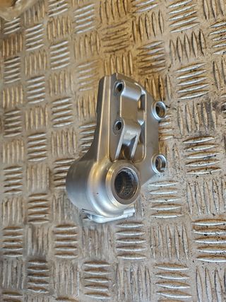 SOPORTE AMORTIGUADOR DELANTERO VESPA GTS