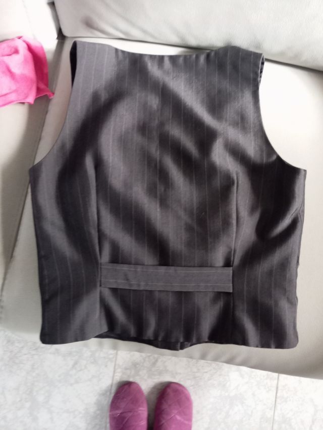 chaleco rayas gris oscuro