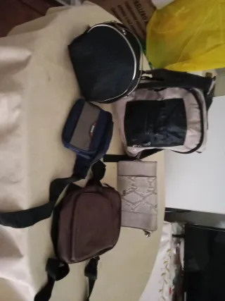 BOLOS Y MOCHILAS DE MUJER