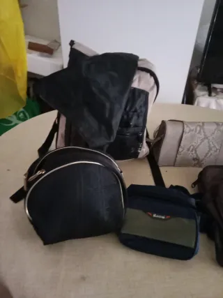 BOLOS Y MOCHILAS DE MUJER