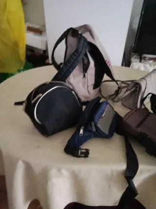 BOLOS Y MOCHILAS DE MUJER