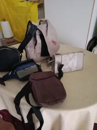 BOLOS Y MOCHILAS DE MUJER