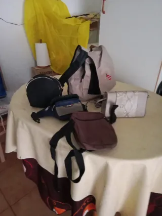 BOLOS Y MOCHILAS DE MUJER