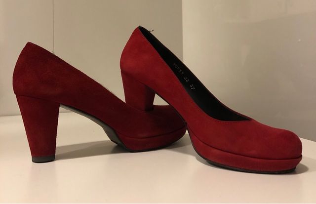 Zapatos salón rojos