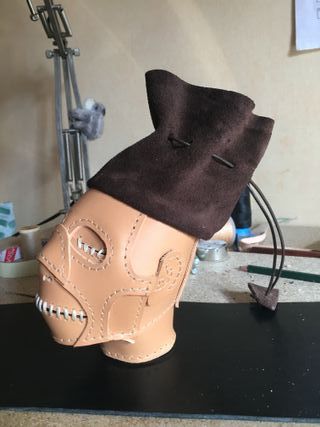 bolsa de judas limosnera de cuero piel tsantsa