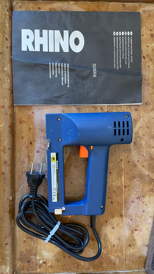 Grapadora Eléctrica RHINO