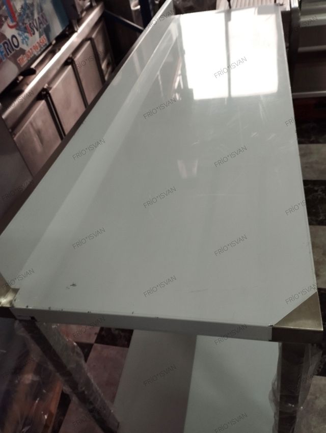 Mesa de acero inoxidable 