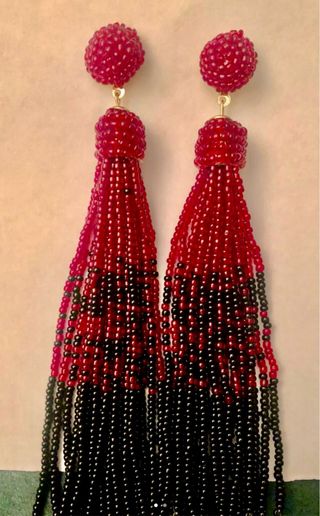 Pendientes abalorios en rojo largos .