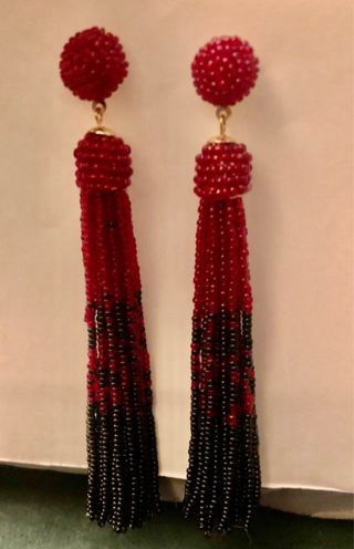 Pendientes abalorios en rojo largos .