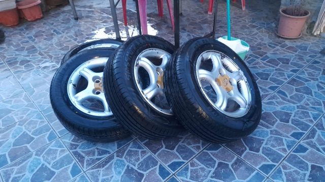 Ruedas de coche 5 solo 150km .entrega en persona