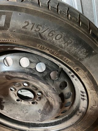 Rueda michelin R16