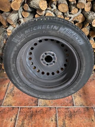 Rueda michelin R16