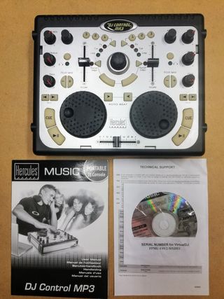Mesa mezclas DJ Control MP3. 