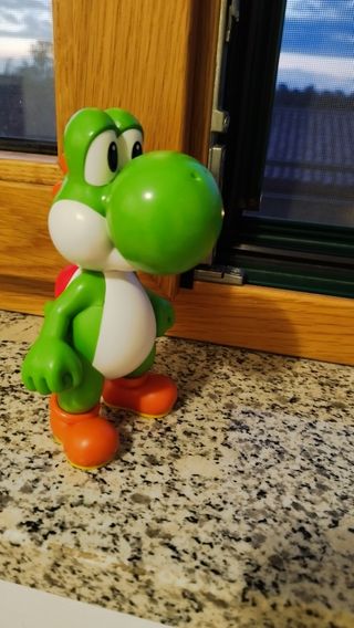 Action figure Yoshi