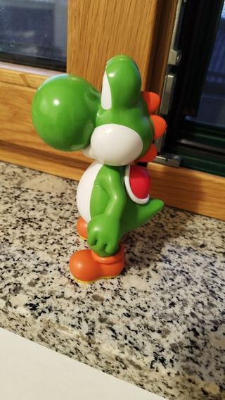 Action figure Yoshi