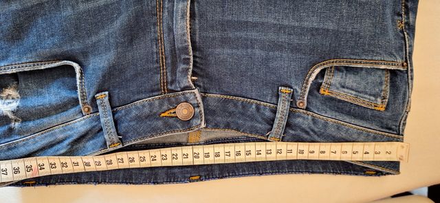 Pantaloni 5 tasche denim con strappi