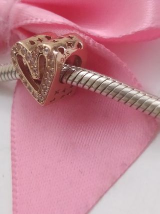 Charm corazón en plata de ley S 925.