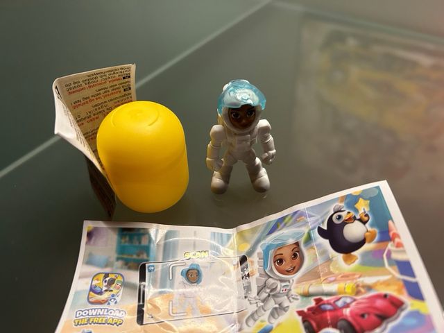 Sorpresina kinder VT144 astronauta casco si alza