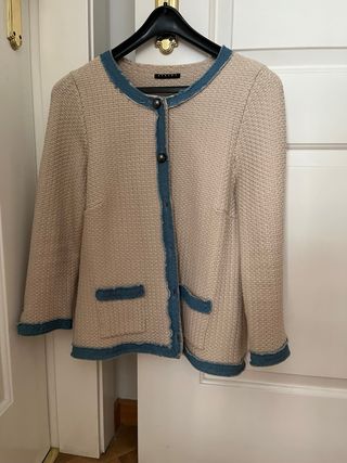 Chaqueta tipo chanel Sisley