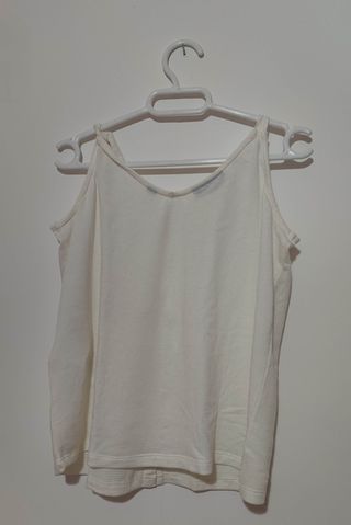 Camiseta con tirantes anudables 