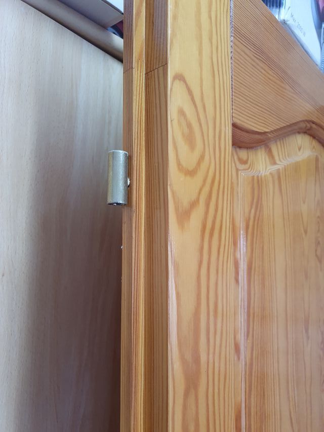 Puerta madera maciza 75x200 cm. Nueva.