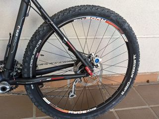 Bicicleta de Montaña CUBE