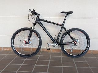 Bicicleta de Montaña CUBE