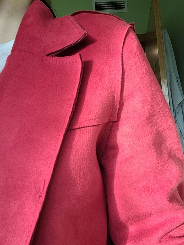 Chaqueta roja antelina
