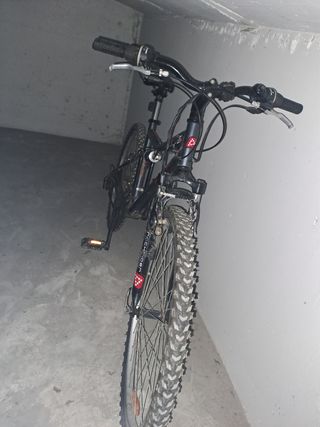 Bicicleta de montaña Rockrider Gris y Roja