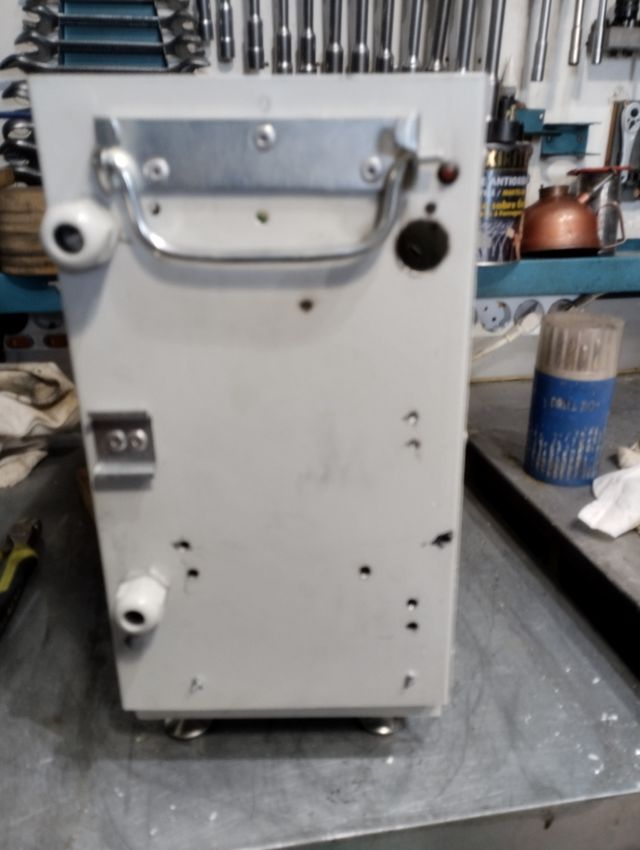 Autotrasformador 220/400/5000 watios