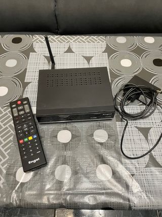 Decodificador satelite Engel RS8100HD