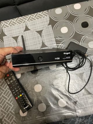 Decodificador satelite Engel RS8100HD