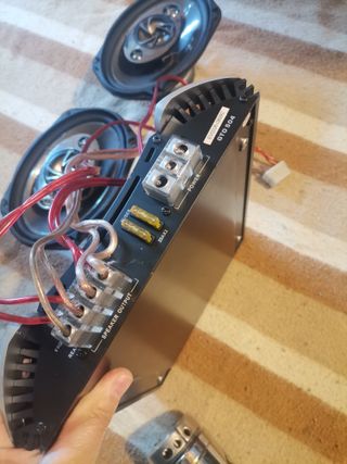 Estapa de potencia jbl, capacitado y altavoces 6x9