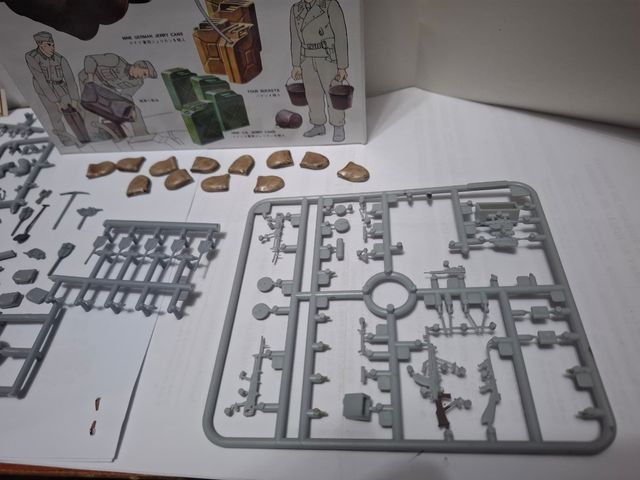 Piezas soldados maqueta 1/35