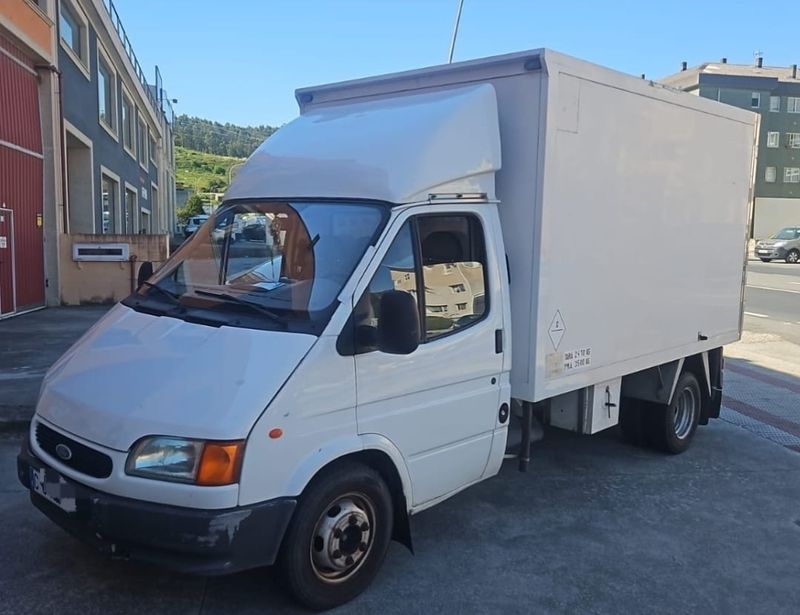 Ford Transit 1998 - foto 1