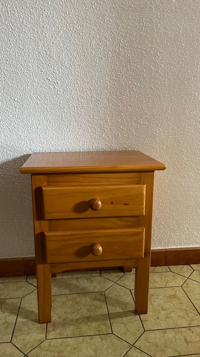 Cabecero y mesilla