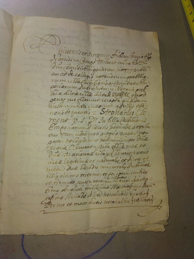Antiguo manuscrito en Latín del Año 1664