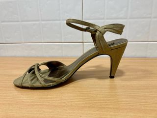 Sandalias doradas Tintoretto