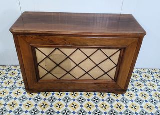 Antiguo mueble de nogal ,radio tocadiscos