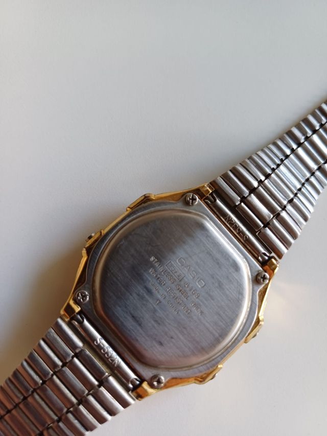 Reloj Casio Dorado