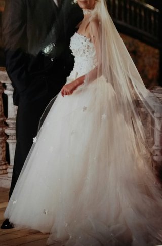 Vestido de novia con velo