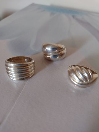 Anillos grandes de plata relieve 