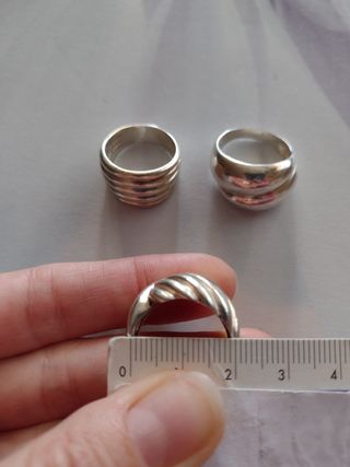Anillos grandes de plata relieve 