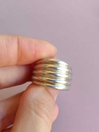 Anillos grandes de plata relieve 