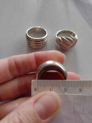 Anillos grandes de plata relieve 