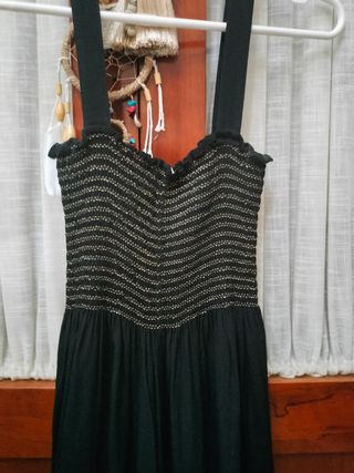 Mono negro de verano