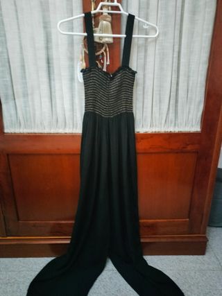 Mono negro de verano