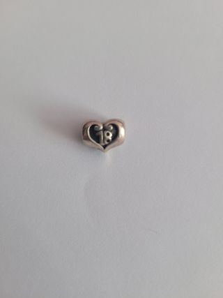 Abalorio corazón 18