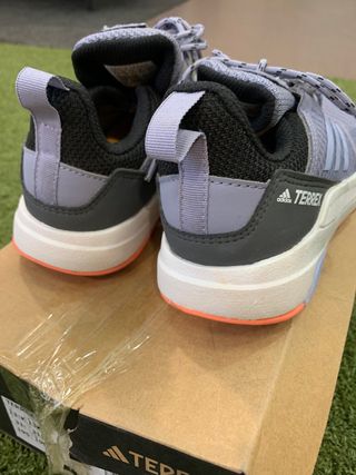 Adidas terrex zapatillas. Nuevas.